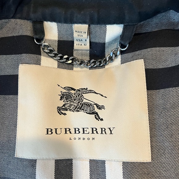 Burberry trench coat. Black mid-length. - Picture 6 of 9